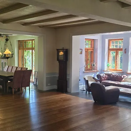 Am Wasserturm Fuer 6 Erwachsene Und 9 * Graal-Mueritz