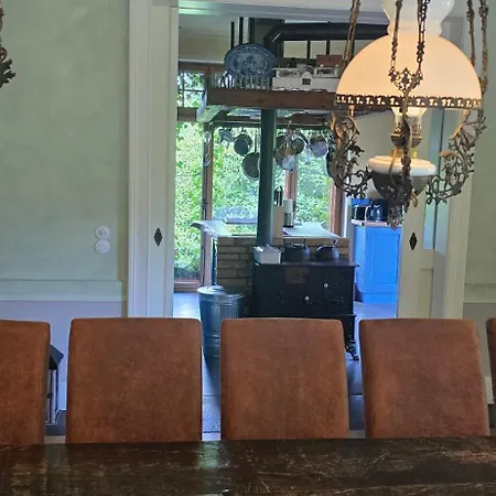 Am Wasserturm Fuer 6 Erwachsene Und 9 Casa de Férias *