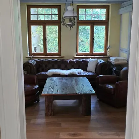 Am Wasserturm Fuer 6 Erwachsene Und 9 Casa de Férias