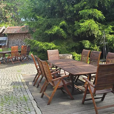 Am Wasserturm Fuer 6 Erwachsene Und 9 *