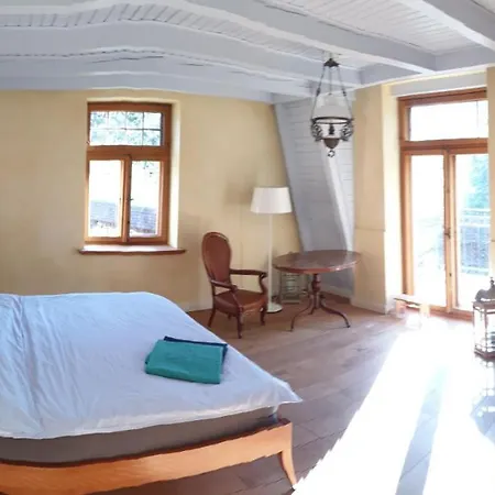 Casa de Férias Am Wasserturm Fuer 6 Erwachsene Und 9 *