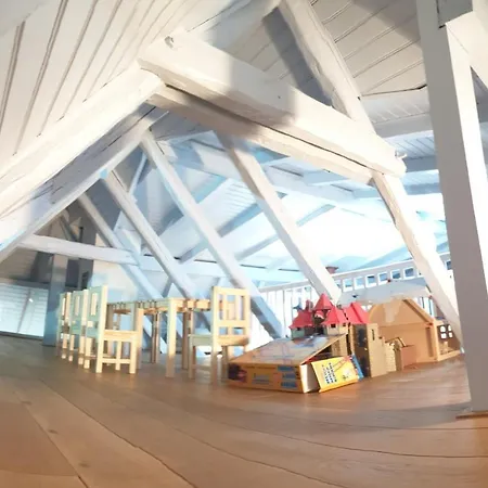 Am Wasserturm Fuer 6 Erwachsene Und 9 Casa de Férias *