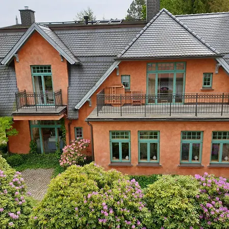 Casa de Férias Am Wasserturm Fuer 6 Erwachsene Und 9 *